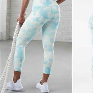Fabletics Powerhold Capri Cloudburst NWT🌸SOLD